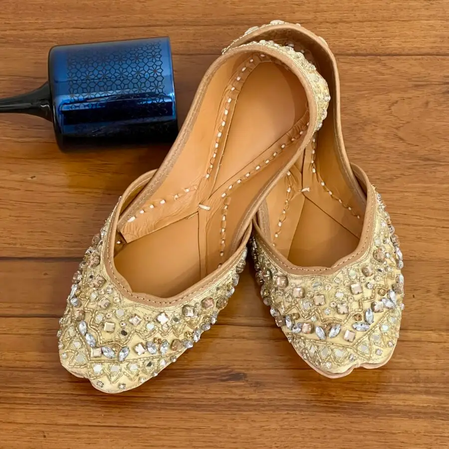 Golden diamonds and stone work hand embroidered Punjabi jutti for ladies, girls and women. Trending design, Zardosi work, double cushioned for full day comfort, pure leather handmade punjabi jutti
