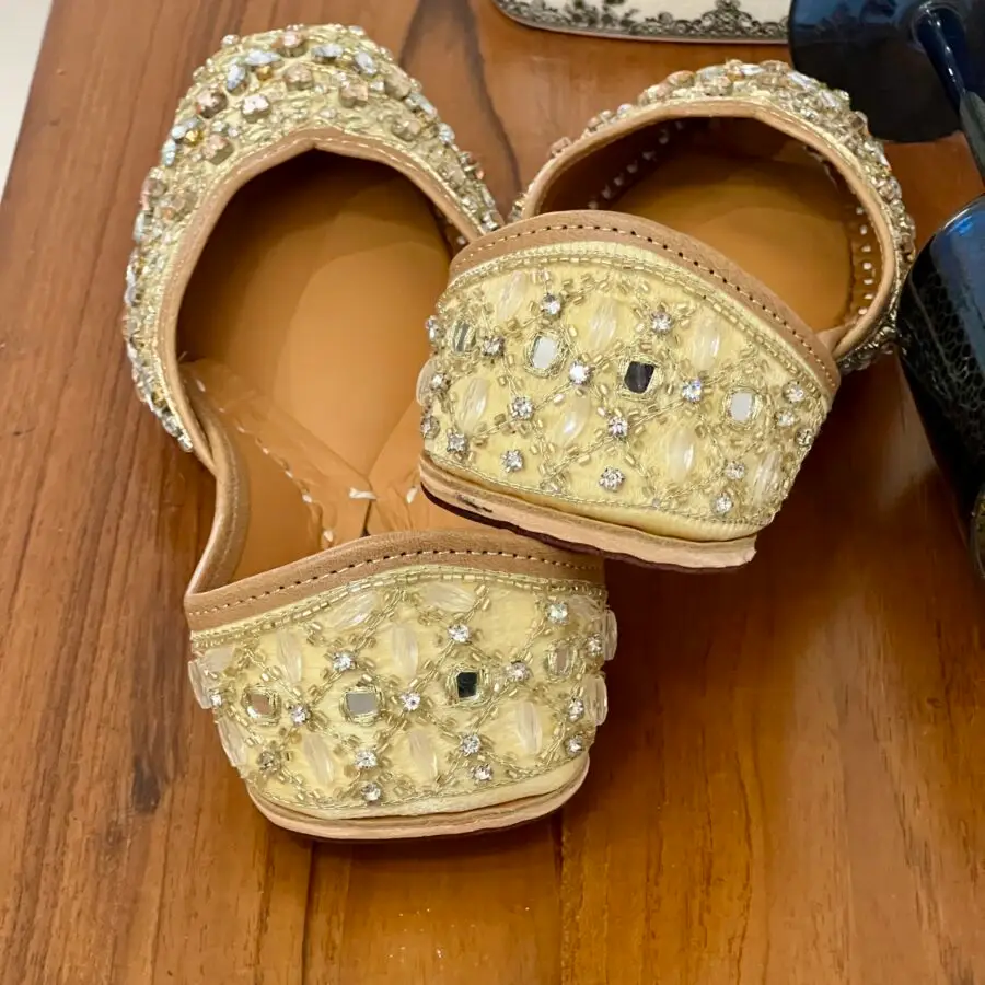 Golden diamonds and stone work hand embroidered Punjabi jutti for ladies, girls and women. Trending design, Zardosi work, double cushioned for full day comfort, pure leather handmade punjabi jutti