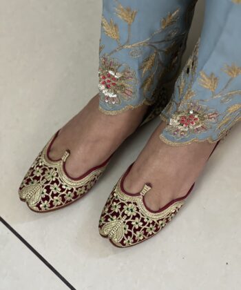 Maroon base light golden tilla hand work punjabi jutti for women