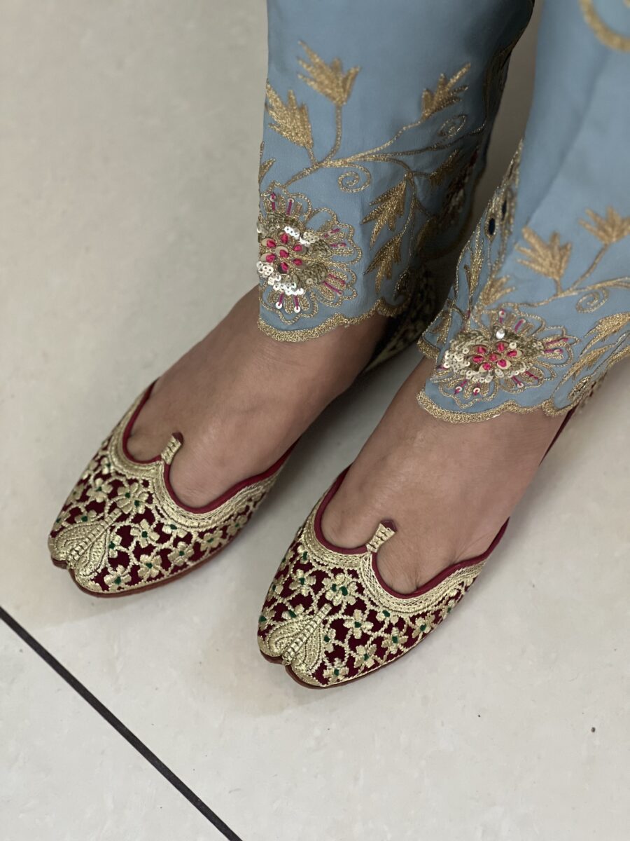 Maroon base light golden tilla hand work punjabi jutti for women