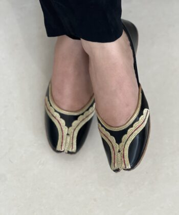 Black Leaher jutti, golden till work jutti for women