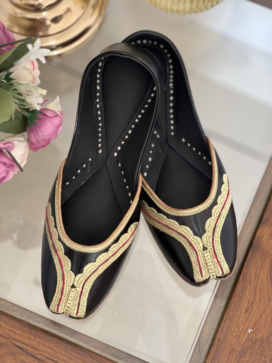 Black Leaher jutti, golden till work jutti for women