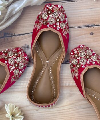 magenta bridal jutti for women, hot pink punjabi jutti, matching jutti for partywear