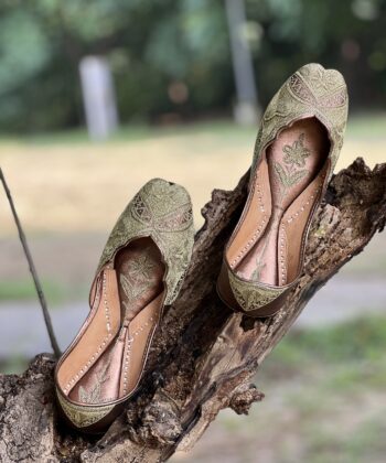 Copper Tilla Jutti, golden punjabi jutti for women, tilleydaar jutti, pakistani jutti, kasoori jutti, bridal jutti, copper jutti, rosegold jutti, lahori jutti,
