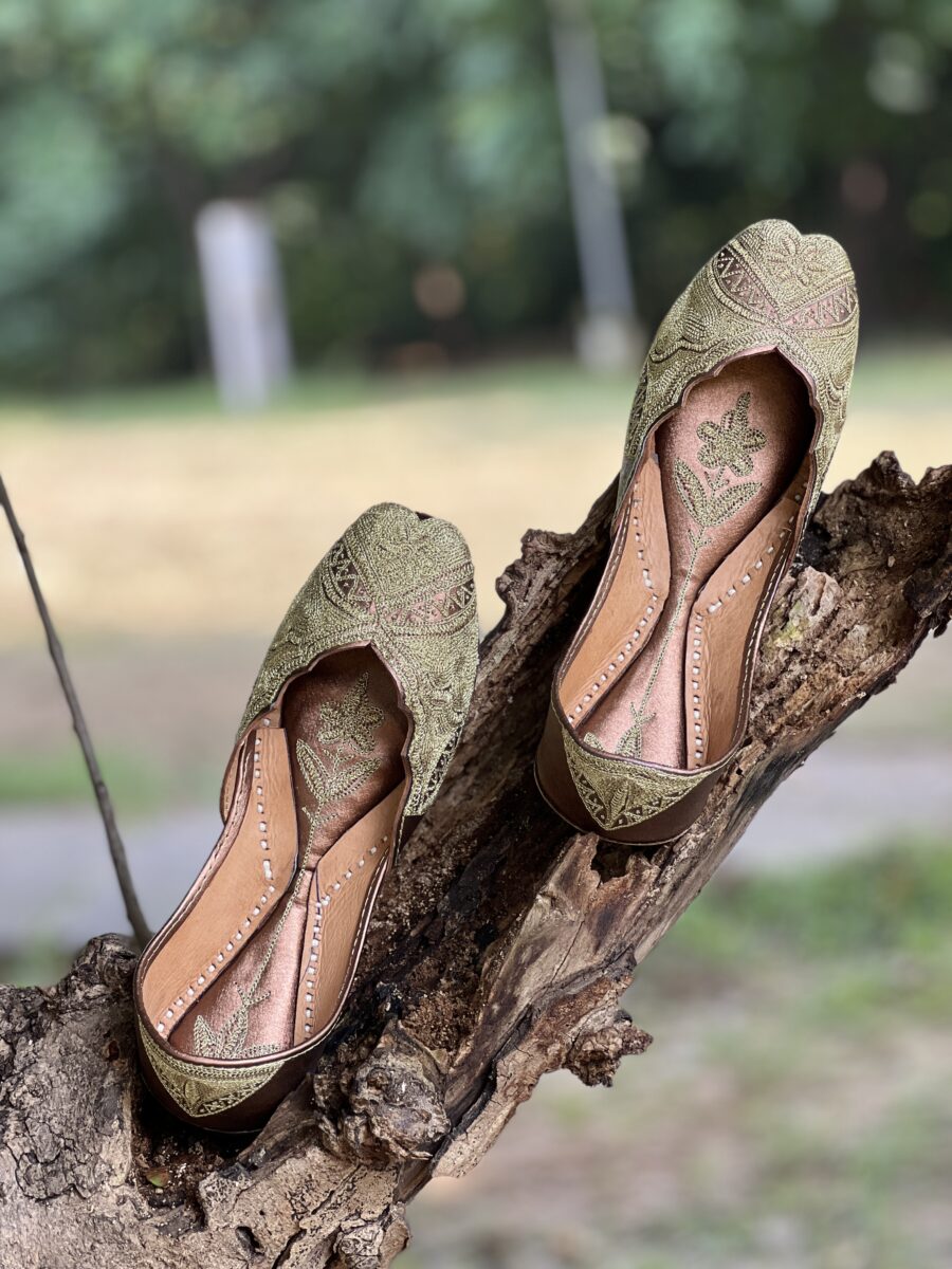 Copper Tilla Jutti, golden punjabi jutti for women, tilleydaar jutti, pakistani jutti, kasoori jutti, bridal jutti, copper jutti, rosegold jutti, lahori jutti,