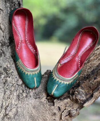 Green punjabi jutti for women, tilleydaar jutti, pakistani jutti, kasoori jutti, bridal jutti, customized jutti options, lahori jutti,