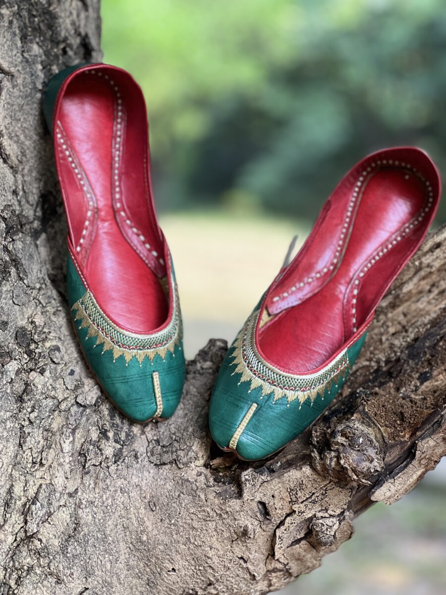 Green punjabi jutti for women, tilleydaar jutti, pakistani jutti, kasoori jutti, bridal jutti, customized jutti options, lahori jutti,