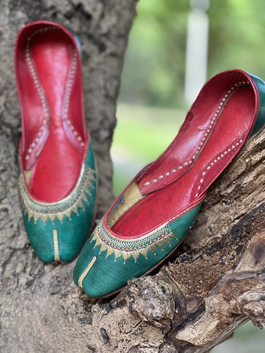 Green punjabi jutti for women, tilleydaar jutti, pakistani jutti, kasoori jutti, bridal jutti, customized jutti options, lahori jutti,