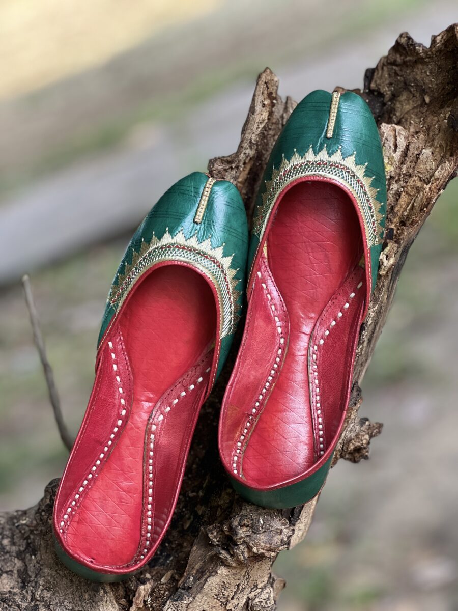 Green punjabi jutti for women, tilleydaar jutti, pakistani jutti, kasoori jutti, bridal jutti, customized jutti options, lahori jutti,
