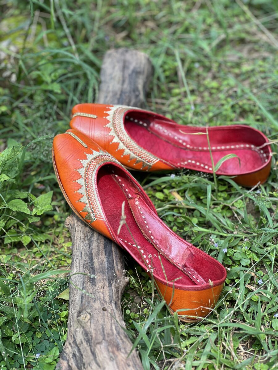 orange punjabi jutti for women, tilleydaar jutti, pakistani jutti, kasoori jutti, bridal jutti, customized jutti options, lahori jutti,