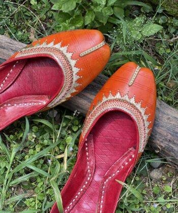 orange punjabi jutti for women, tilleydaar jutti, pakistani jutti, kasoori jutti, bridal jutti, customized jutti options, lahori jutti,