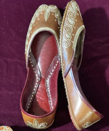 punjabi jutti for women, kasoori tilla jutti, beige punjabi jutti, dark brown jutti