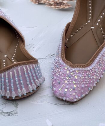 Baby Pink Pearls Jutti
