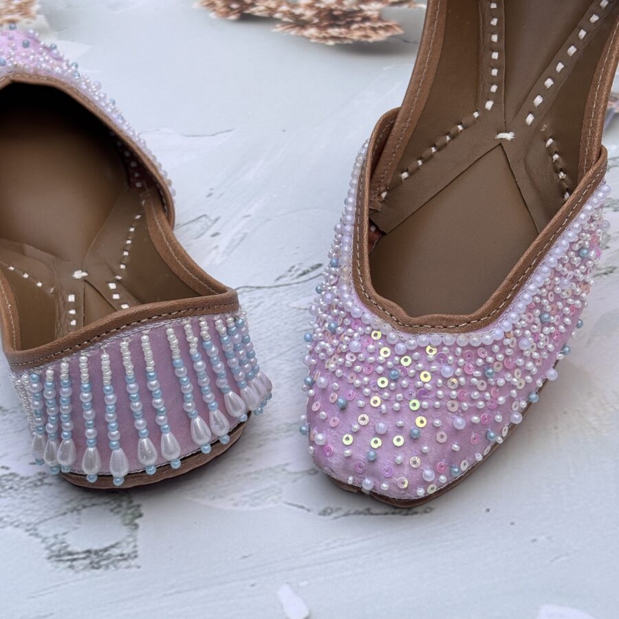 Baby Pink Pearls Jutti