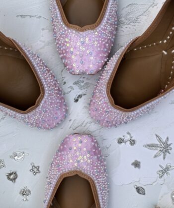 Baby Pink Pearls Jutti