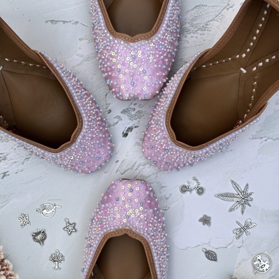 Baby Pink Pearls Jutti