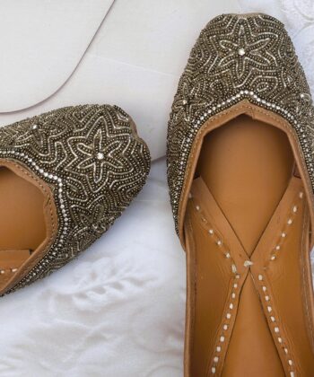 Golden Nakshi and zardosi handwork jutti star pattern, pure leather double cushion jutti for girls partywear,