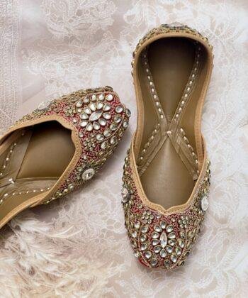 Red Kundan Stonework Jutti