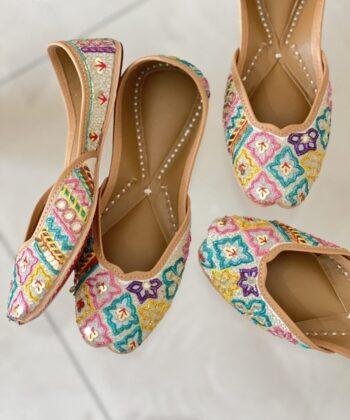Floral multicolour jutti for women