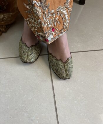 Cutwork Tilleydaar Lahori Jutti