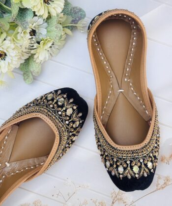 Golden Black jutti for women small panja handmade leather mojdi