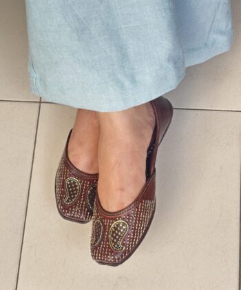 pure leather light weight daily wear brown jooti, golden zari and patch work