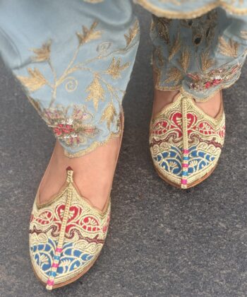 Red blue Golden tilleydaar biba jutti for ladies