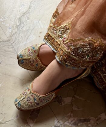 Golden Antique Bridal Jutti