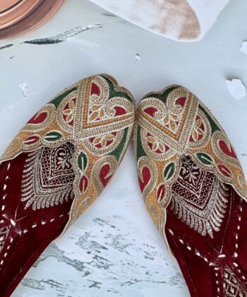 Enchanting Multicolour Zari Jutti