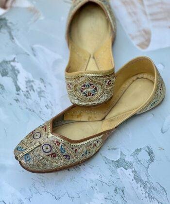 Pakistani Tilla khussa Bridal Kasoori Jutti khussa