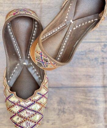 Silver Mukaish Cutwork jutti for women