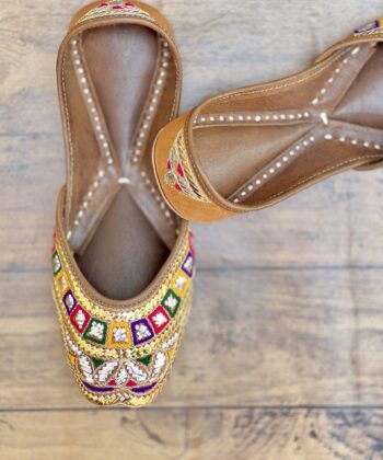 Golden Silver Mukaish mojri mojdi, mojari