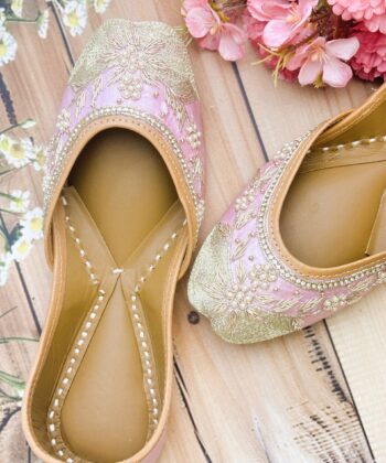 pink jutti with golden dabka