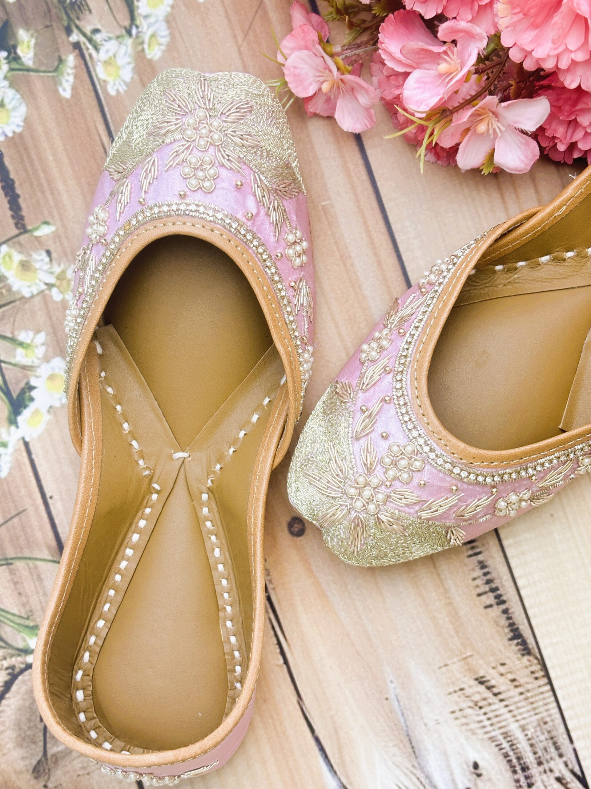 IMG_0964 pink jutti with golden dabka