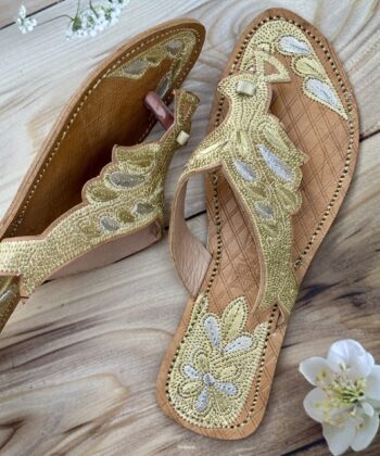 Golden Peshawri Chappal for women with silver tilla highlights, kohlapuri, kolhapuri, flats, leather slip on shoes