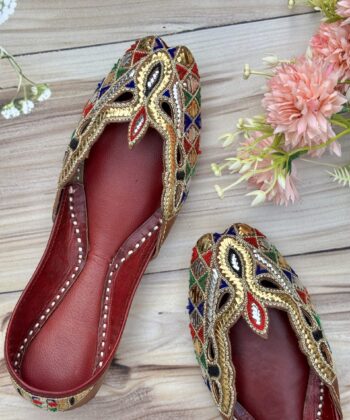 Mukaishkali and Kaseeda Jooties for Ladies