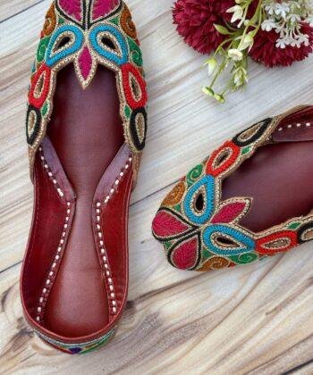 Multicolour Mukaishwork Jutties kaseeda jutti for women