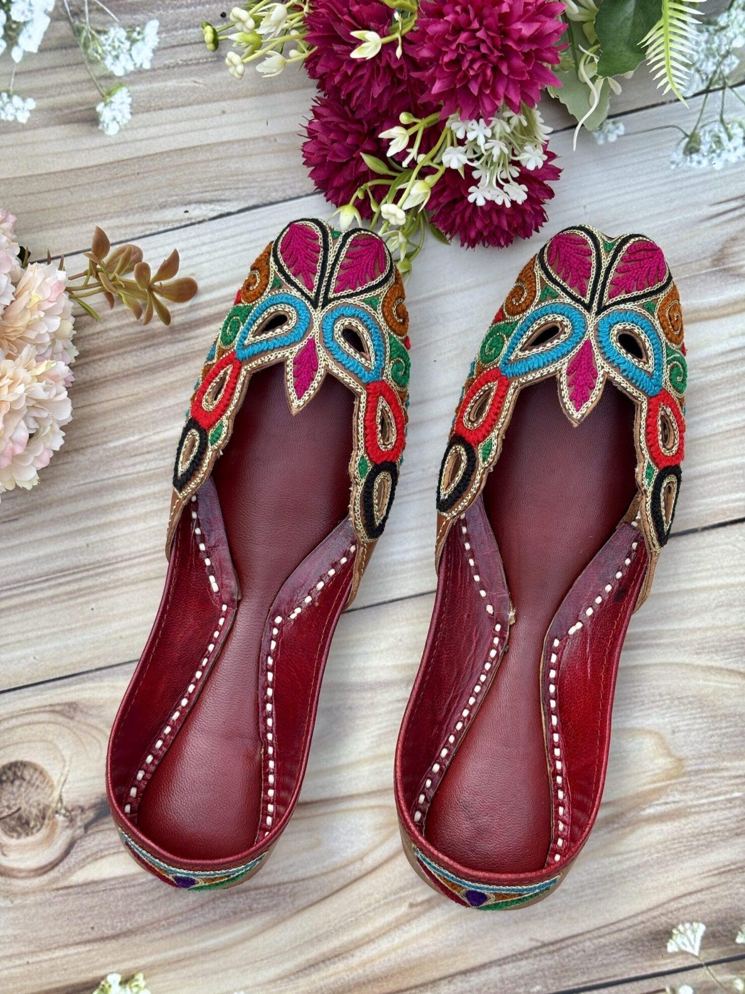 IMG_1582 hand embroidered mojari mojri mojdi