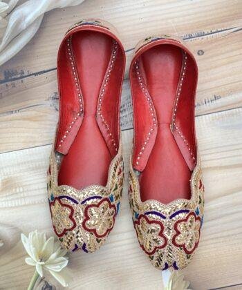 Sandoori's Mukaishwork Jutties Red Flowers Golden Mukaish Jutti